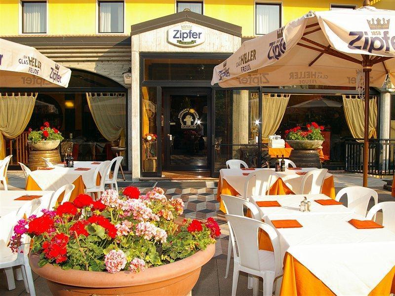 Hotel Postumia Dossobuono Bagian luar foto