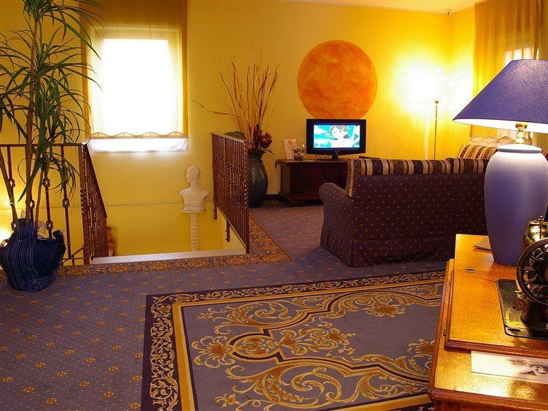 Hotel Postumia Dossobuono Bagian luar foto