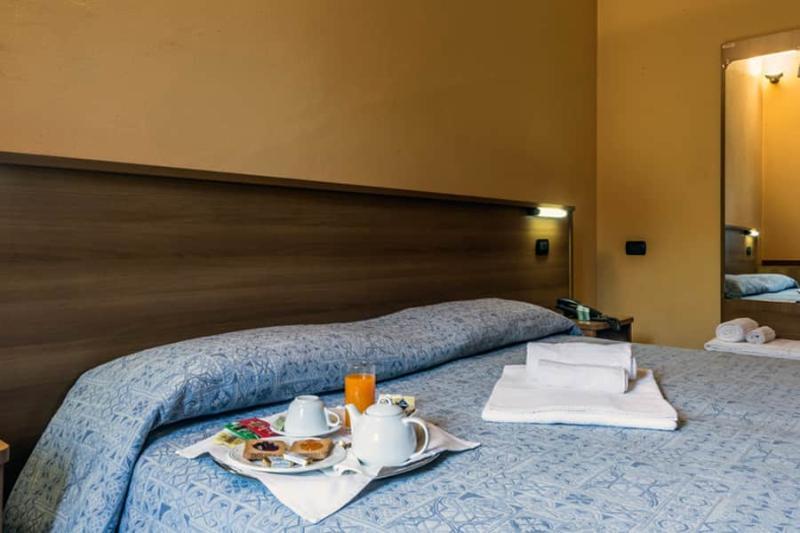 Hotel Postumia Dossobuono Bagian luar foto